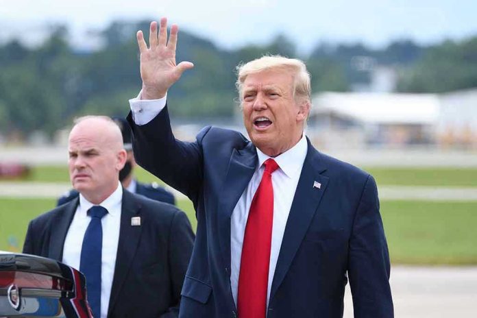 1821865589 trump