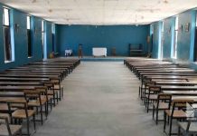 Hundreds of schoolchildren taken captive in Nigeria mass