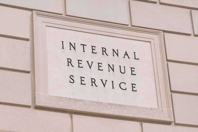 shutterstock_1055588426 Internal Revenue Service building sign on a stone wall